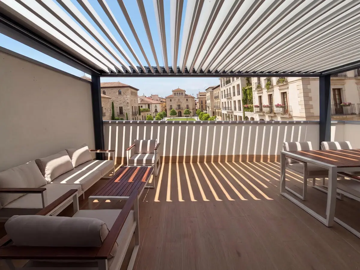 Pérgola en un ático